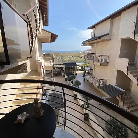 Ammolithos Beach Apartment