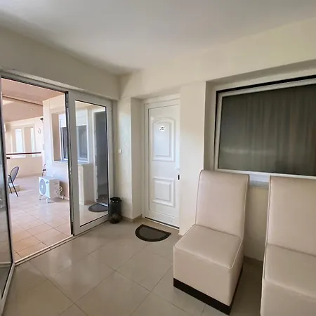 Ammolithos Beach Apartment